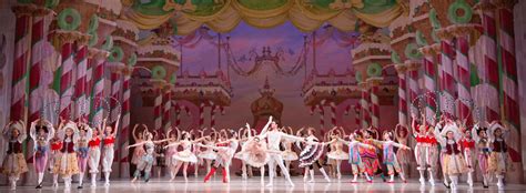 how long is the nutcracker ballet philadelphia? exploring the duration and impact of the beloved holiday tradition